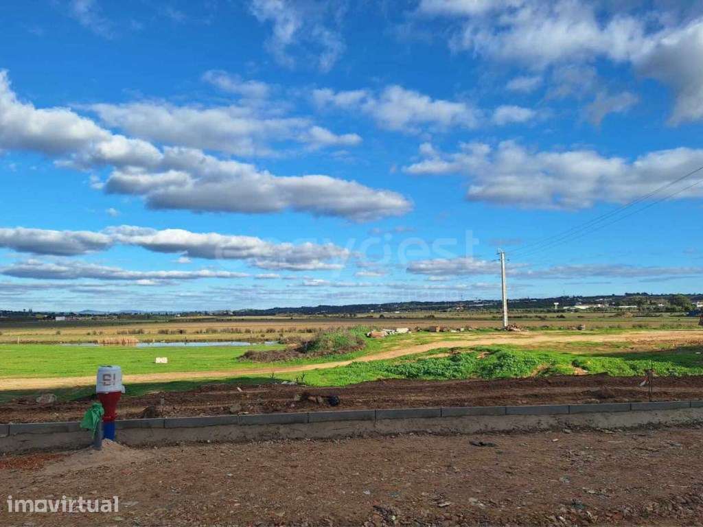 Lote com 529 m2 com projeto aprovado de moradia isolada - Grande imagem: 4/12