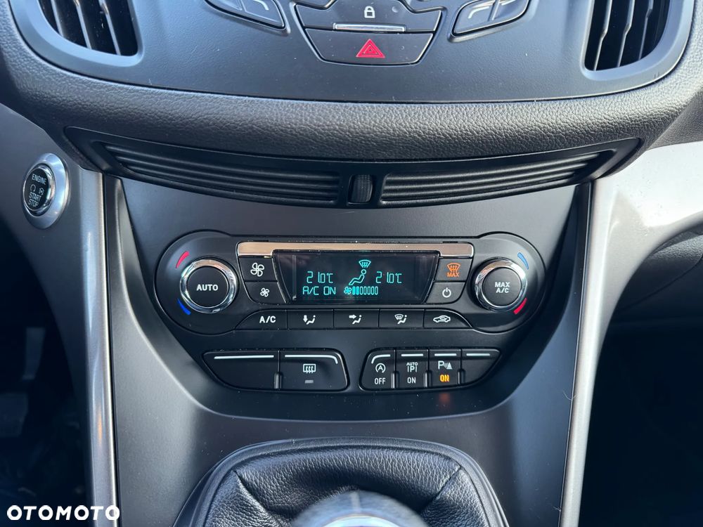 Ford Kuga 1.6 EcoBoost 2x4 Titanium - 19