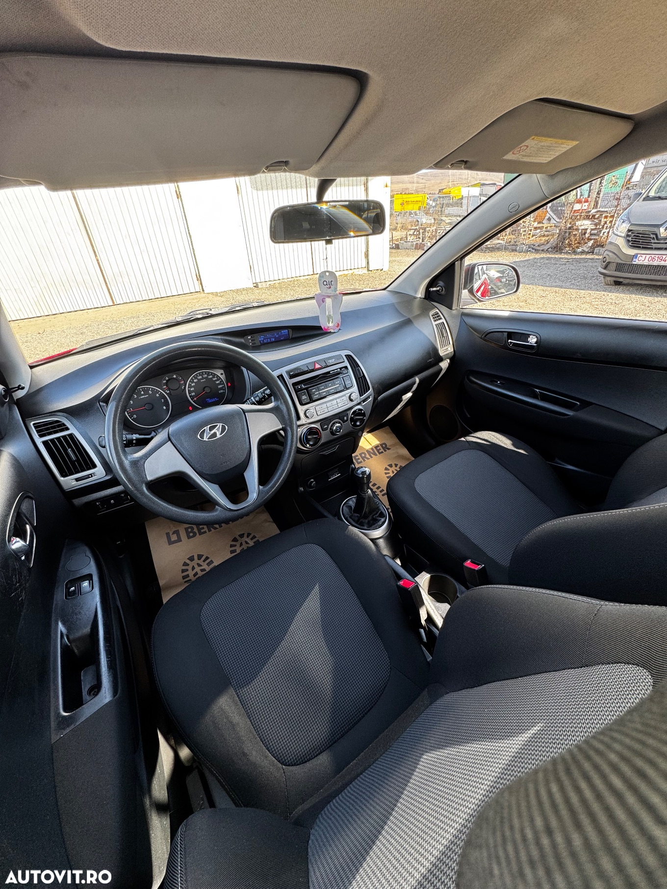 Hyundai i20 1.2 YES! Gold - 12