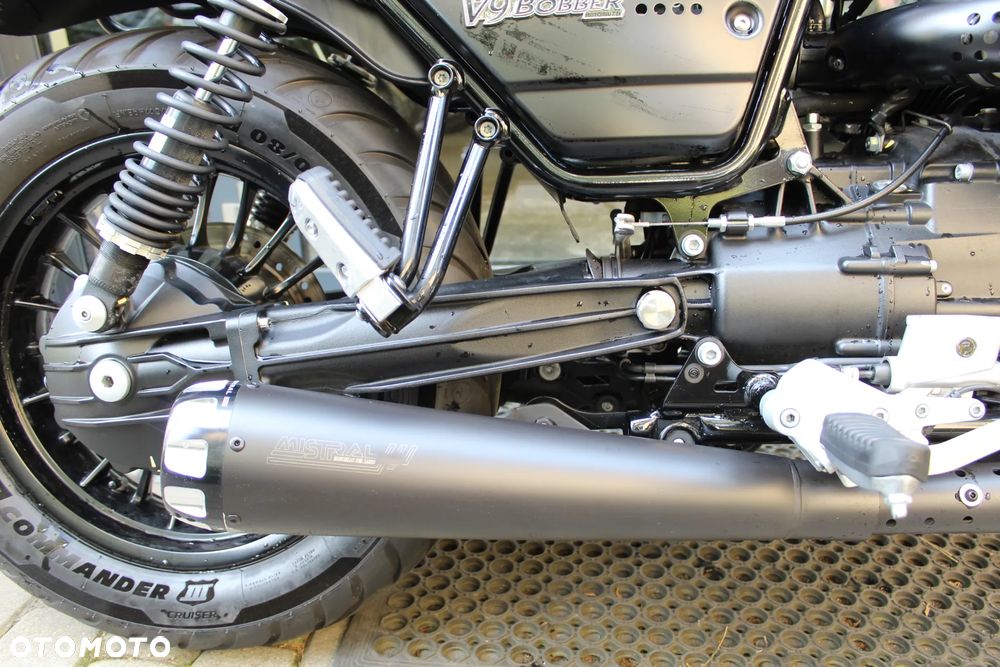Moto Guzzi V9 - 10