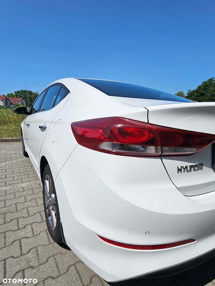 Hyundai Elantra - 6