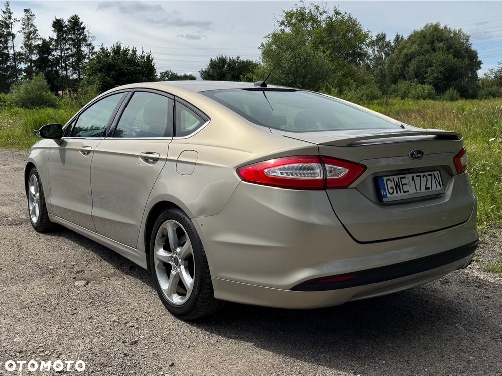 Ford Fusion - 8