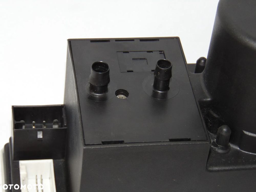 Pompa siłownik centralnego zamka 8L0862257K Audi A3 8L A4 B5 96-03r - 10