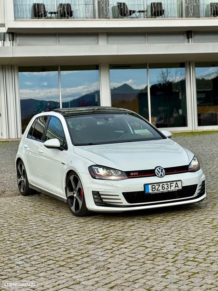 VW Golf GTI Performance BlueMotion DSG - 2