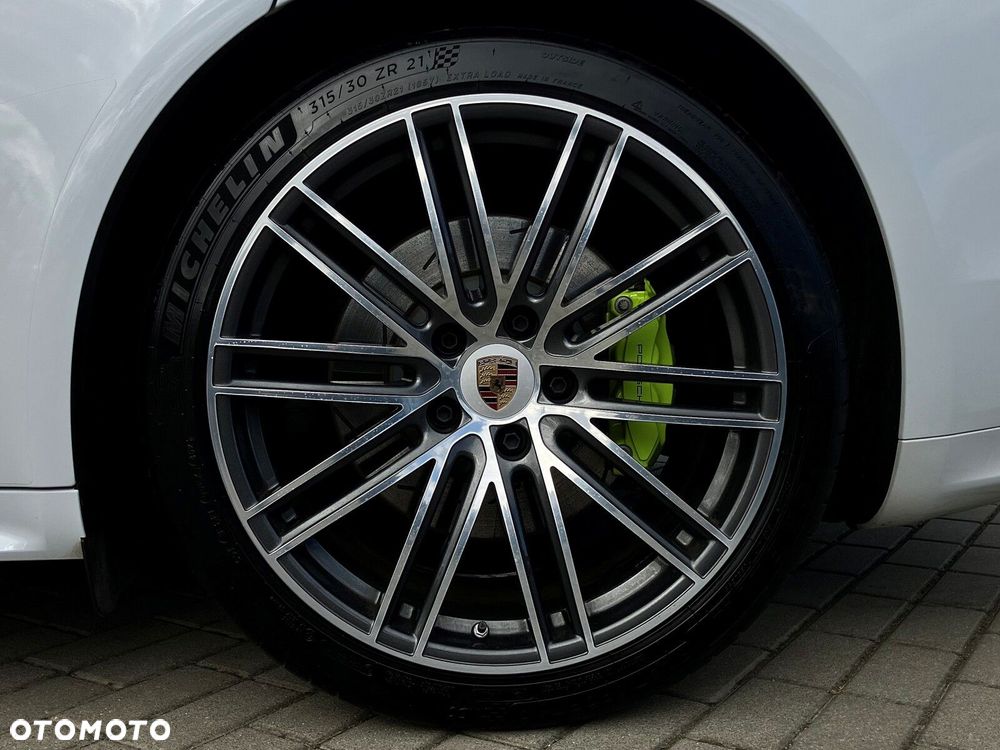 Porsche Panamera - 12