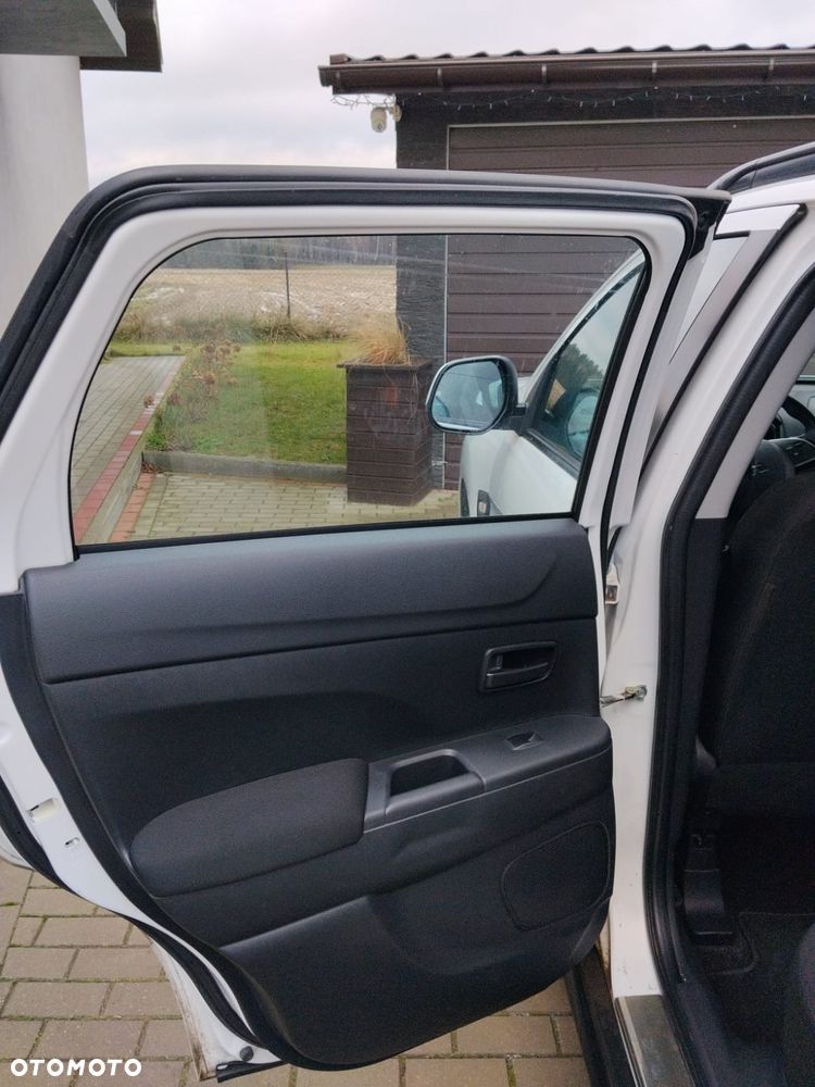 Mitsubishi ASX 2.0 Invite - 8