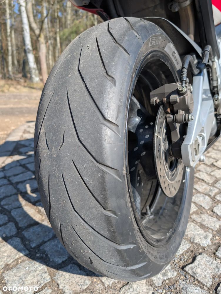 Suzuki GSR - 5