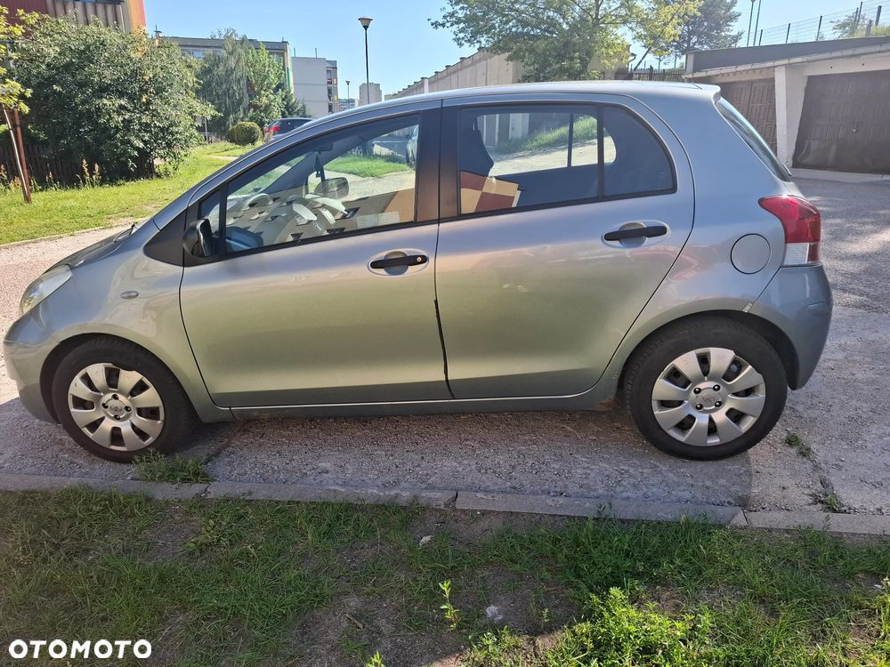Toyota Yaris - 1
