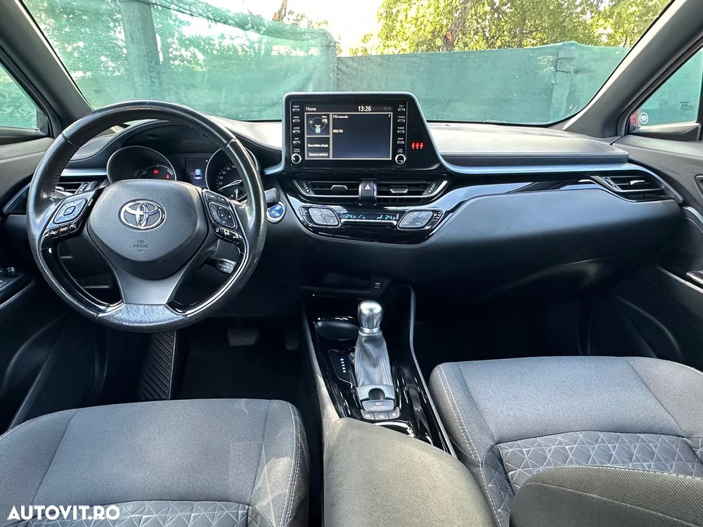Toyota C-HR Hybrid Business-Edition - 6