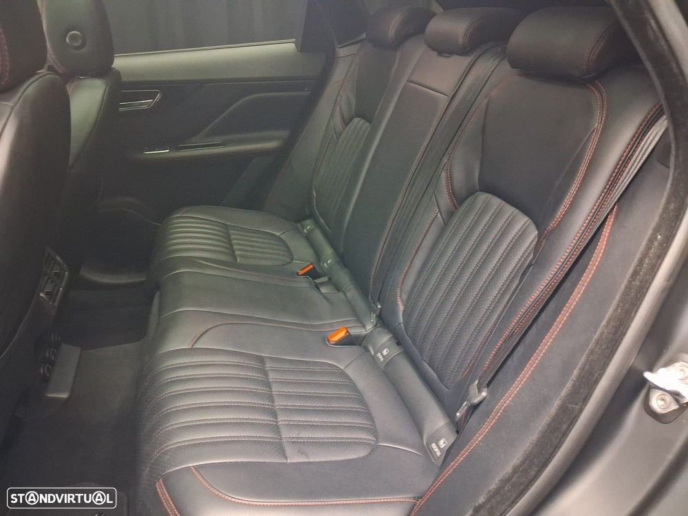 Jaguar F-Pace 2.0 i4D R-Sport Aut. - 13