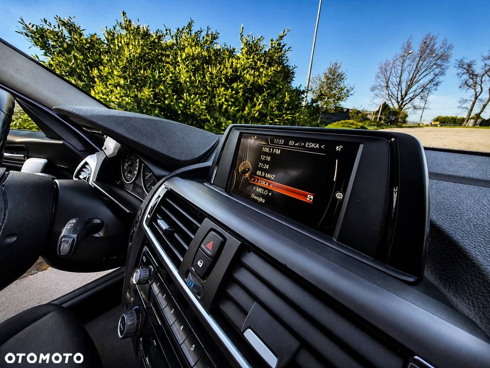 BMW Seria 1 - 12