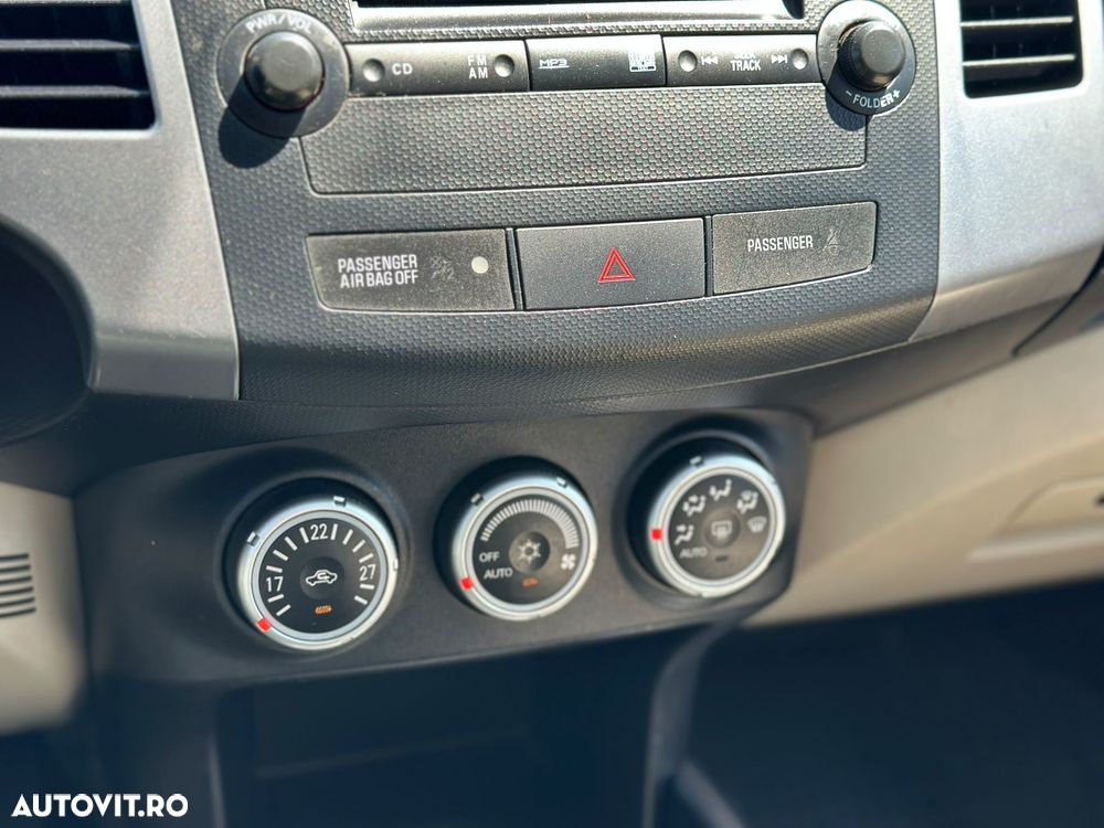 Mitsubishi Outlander 2.0 DI-D Intense - 25