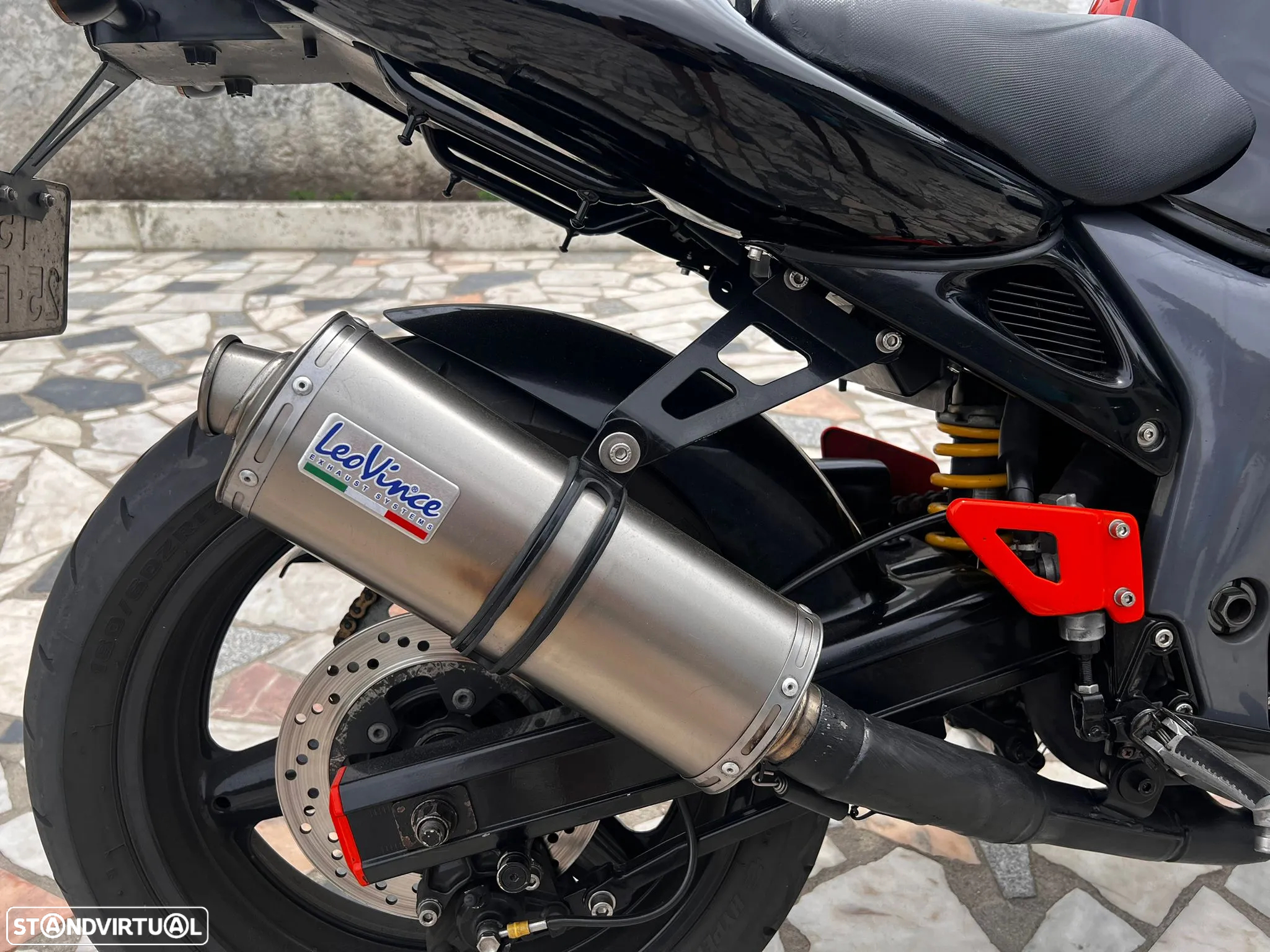 Suzuki SV - 9