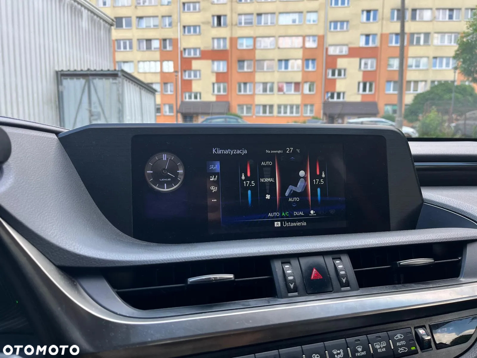 Lexus ES 300h Luxury Line - 33