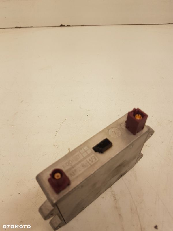 WZMACNIACZ ANTENY TELEFONU AUDI 8E0035456C - 2