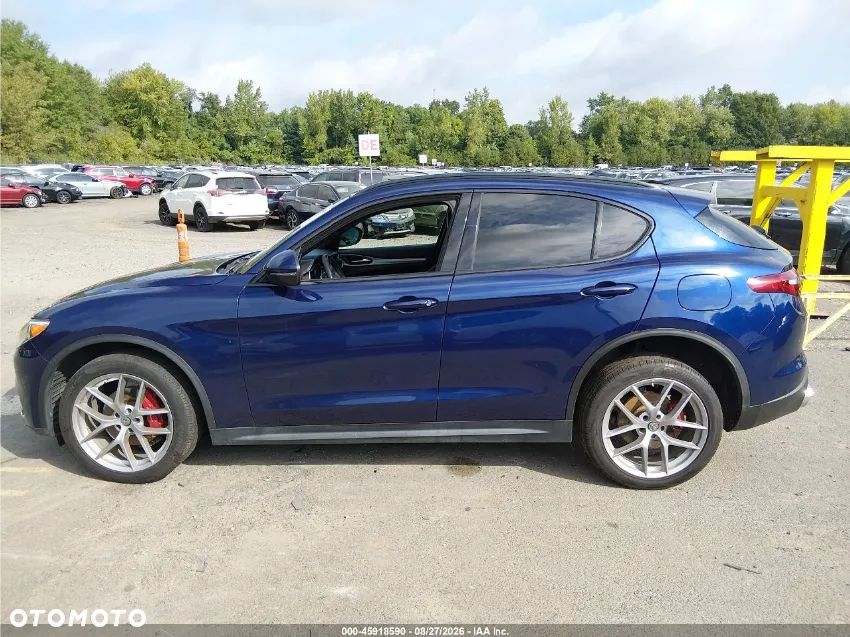 Alfa Romeo Stelvio 2.0 Turbo 16V AT8-Q4 - 11