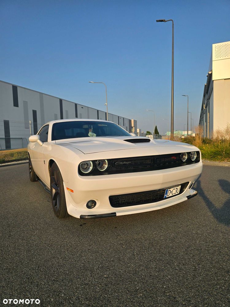 Dodge Challenger - 6