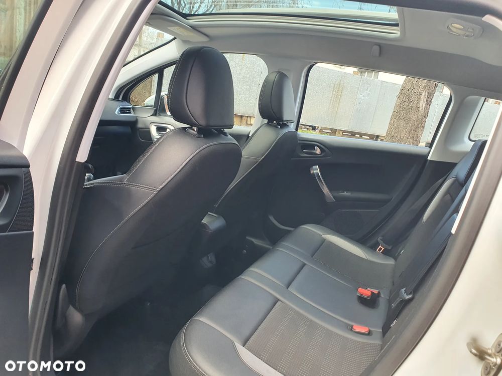 Peugeot 2008 PureTech 110 Stop&Start Allure - 13