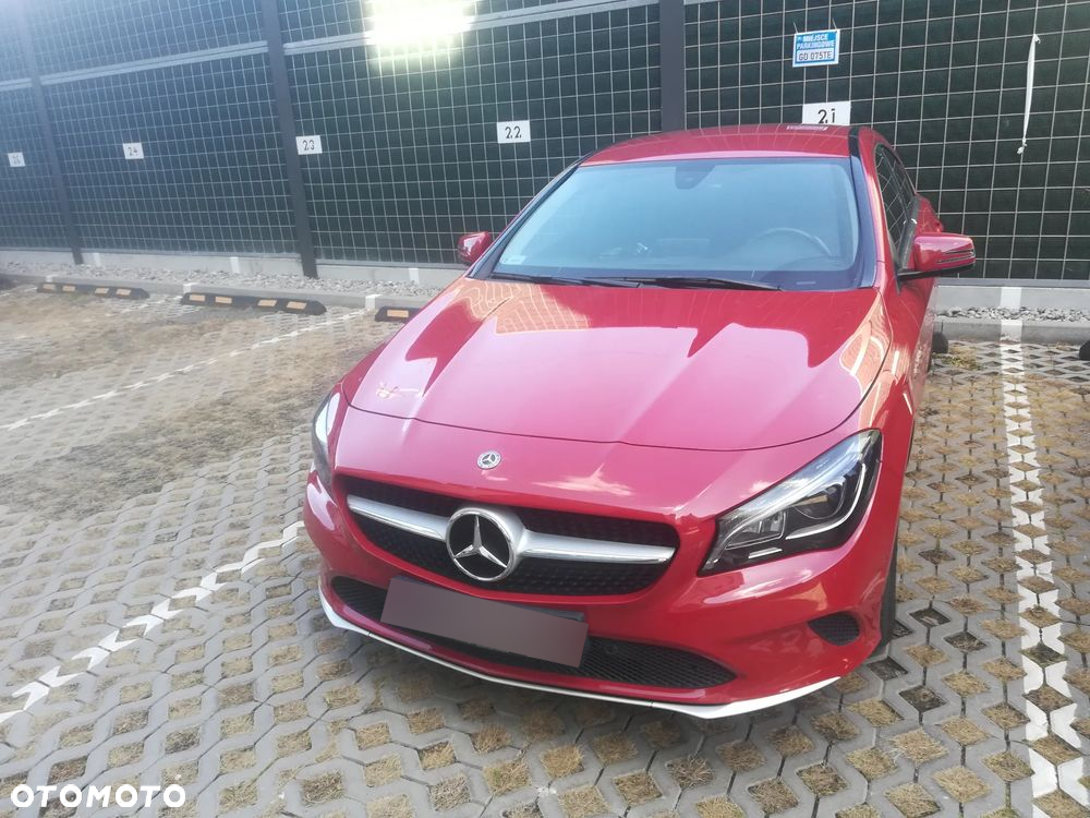 Mercedes-Benz CLA 180 7G-DCT Urban - 2