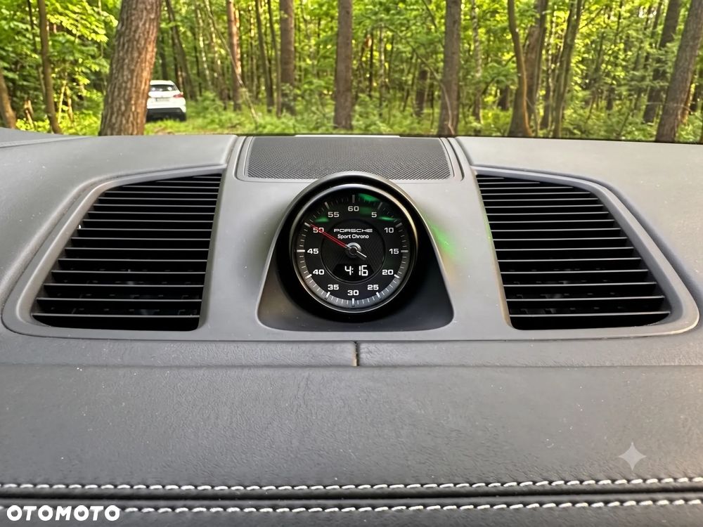 Porsche Cayenne - 23