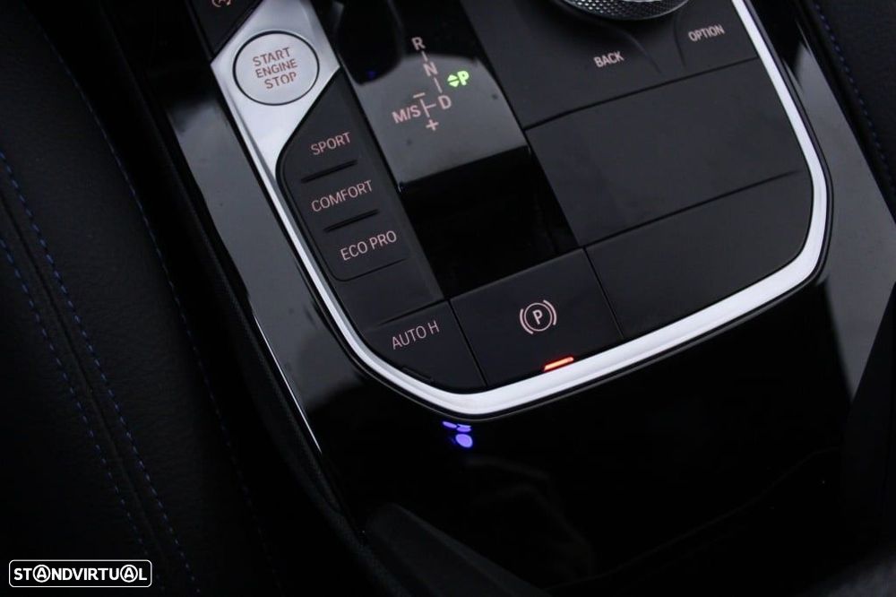 BMW 116 d Pack Desportivo M Auto - 32