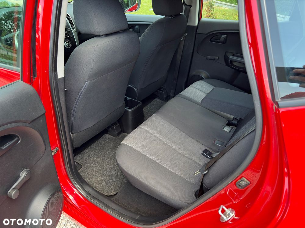 Kia Venga - 21