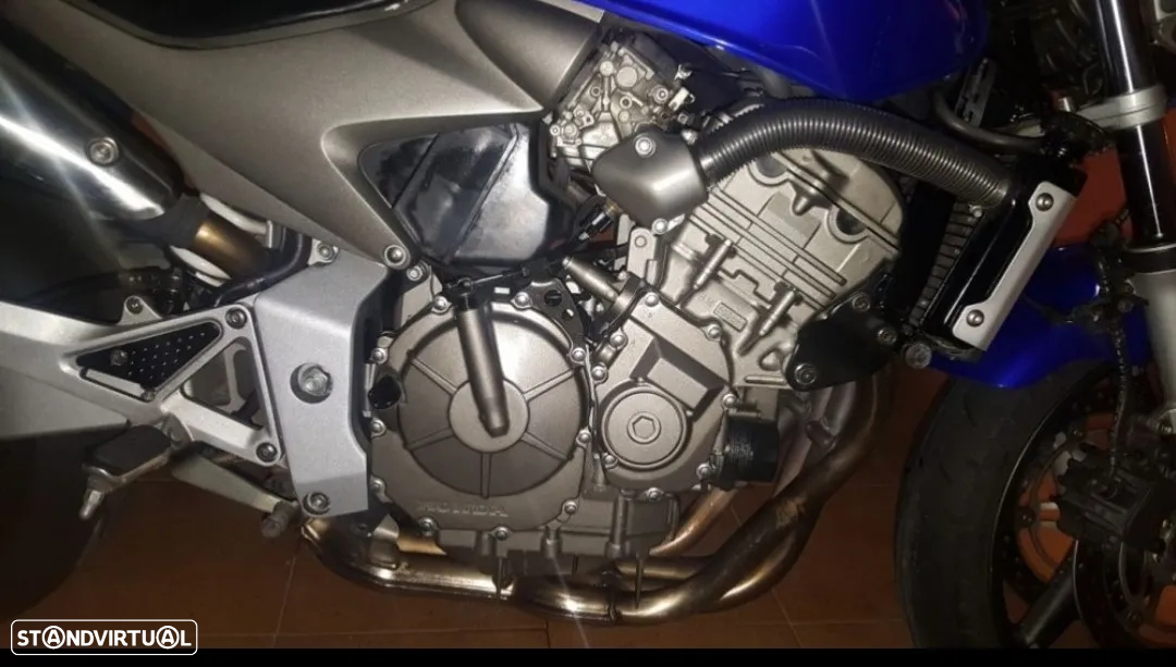 Honda Hornet F3 - 8