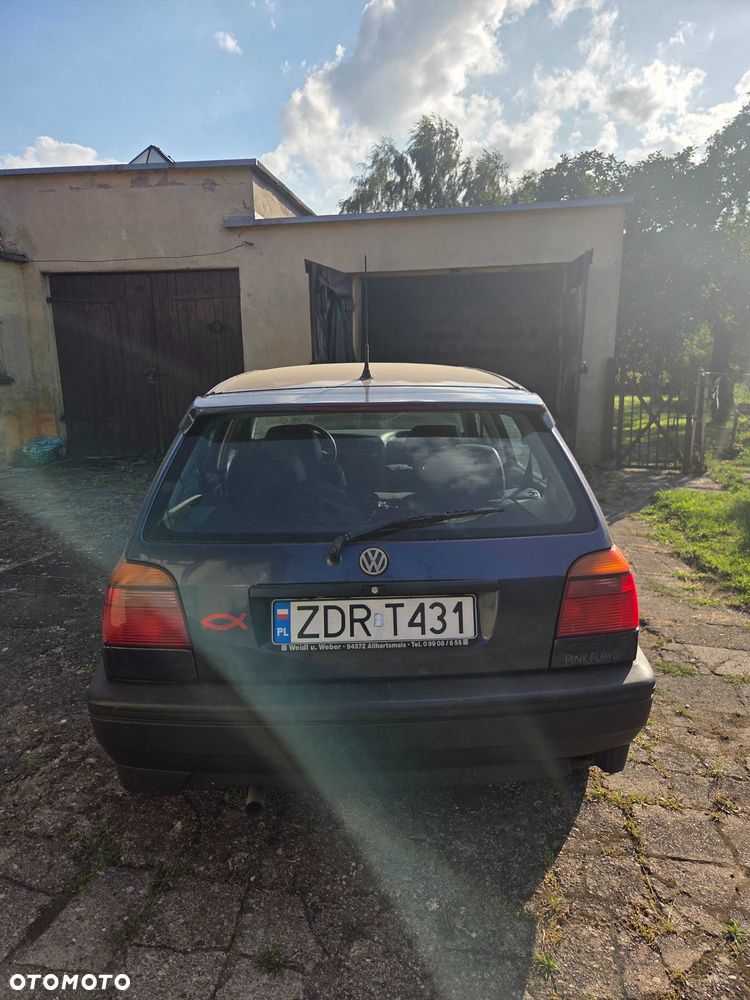 Volkswagen Golf - 3