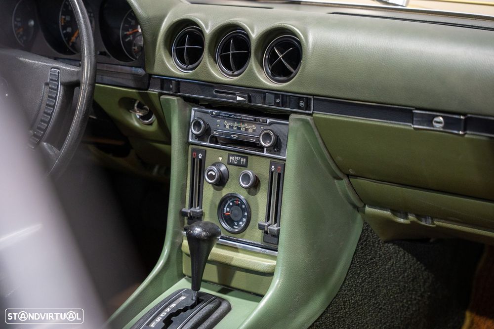 Mercedes-Benz SLC 350 - 24