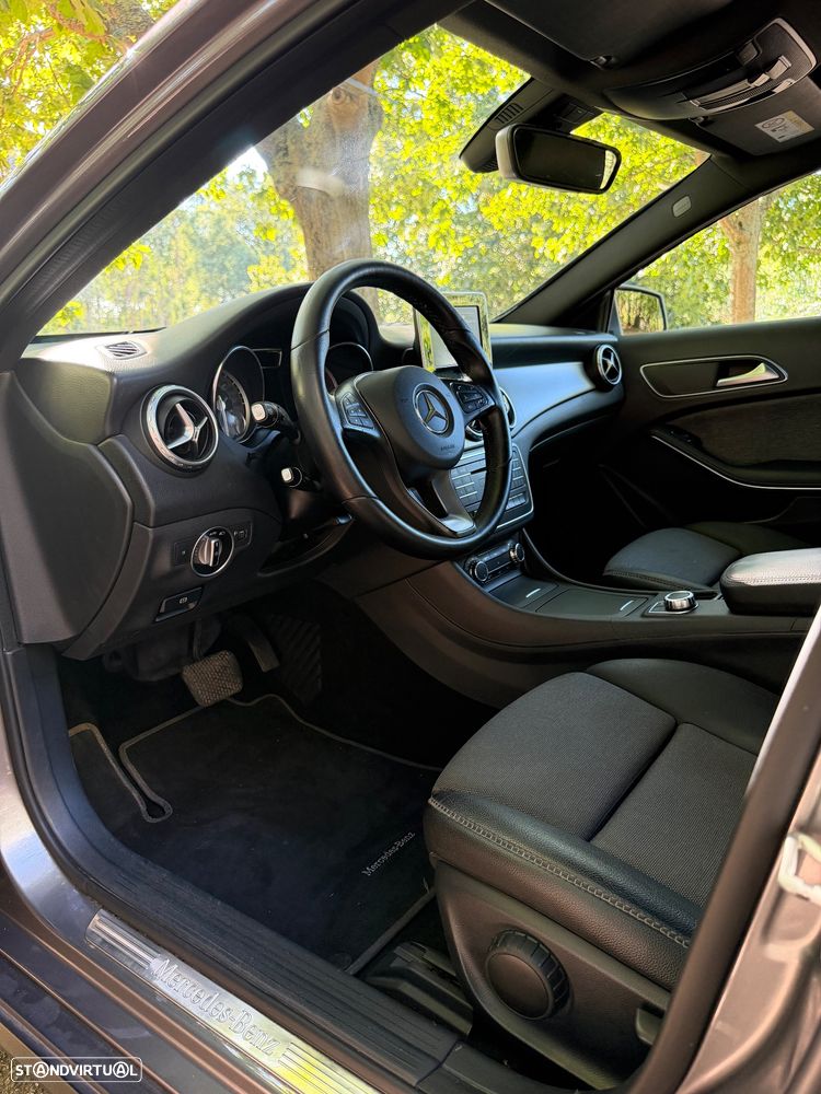Mercedes-Benz GLA 180 (CDI) d 7G-DCT Urban - 18