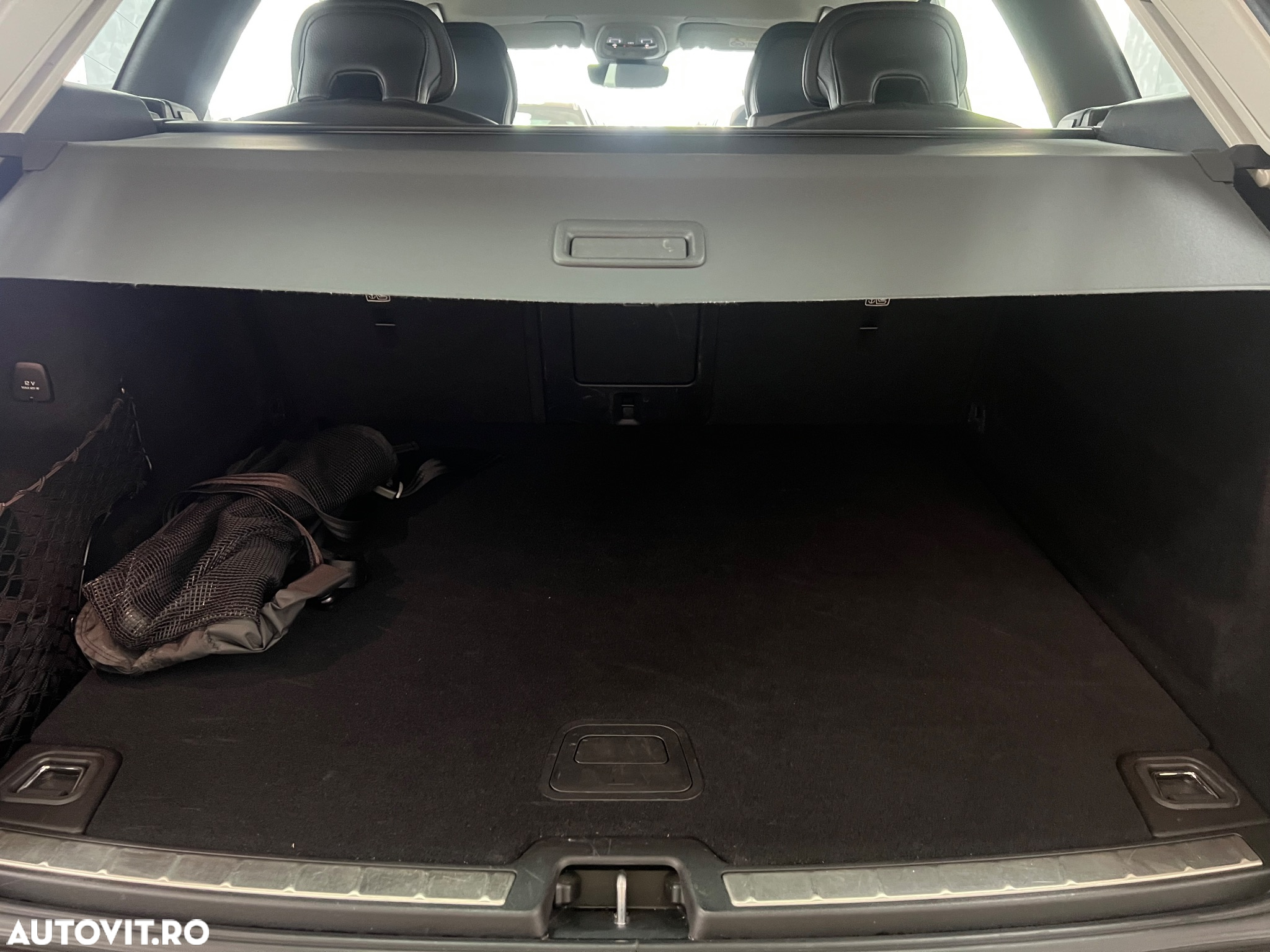 Volvo XC 60 B4 MHEV AT8 AWD Momentum Pro - 19