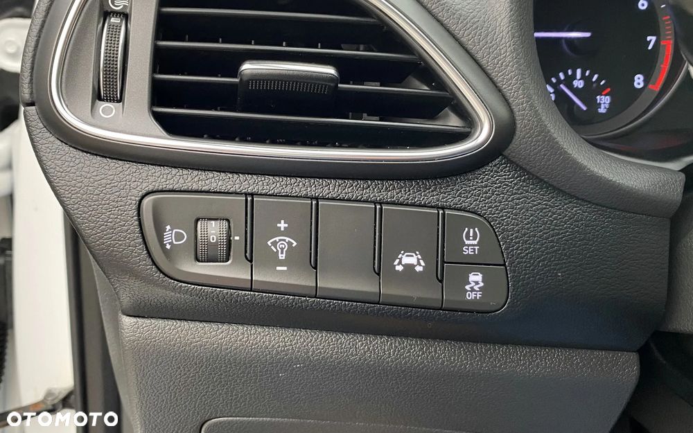 Hyundai i30 1.4 Passion - 30