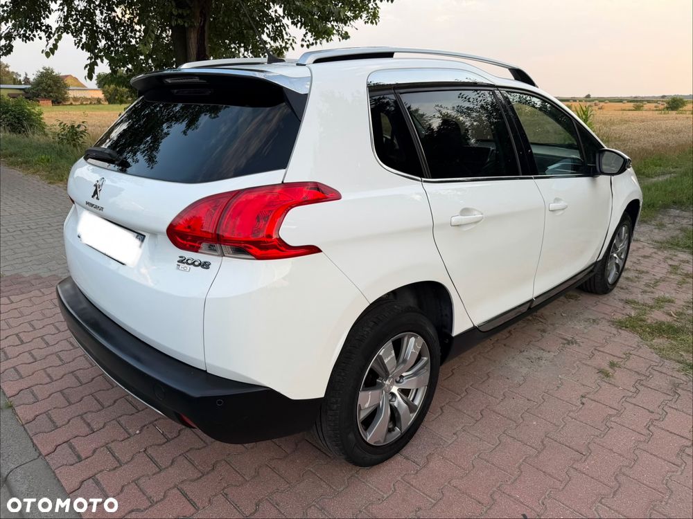 Peugeot 2008 1.6 e-HDi Allure S&S - 4