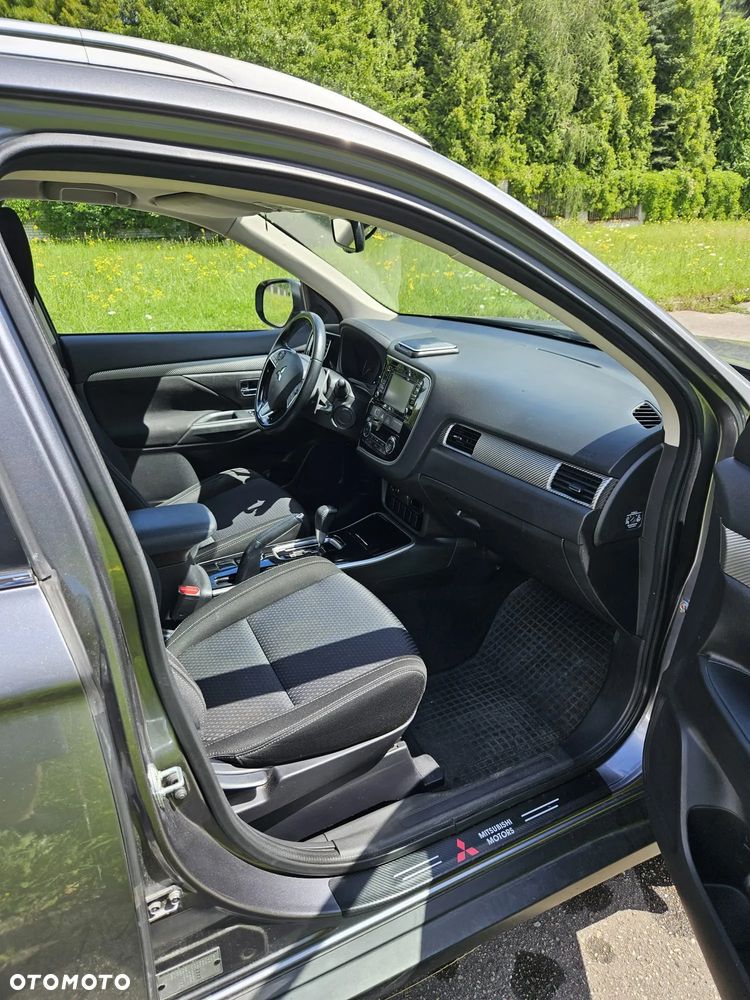 Mitsubishi Outlander 2.0 Intense Comfort 4WD CVT - 19