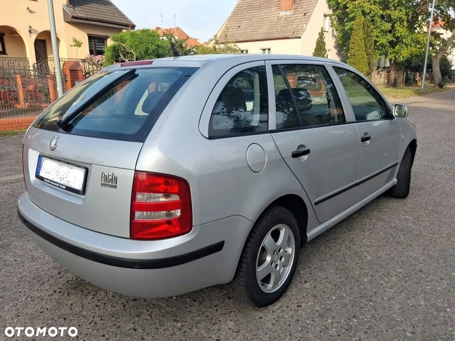 Skoda Fabia 2003 photo 3