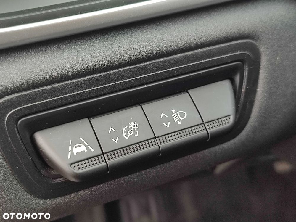 Renault Captur TCe 100 BUSINESS EDITION - 24