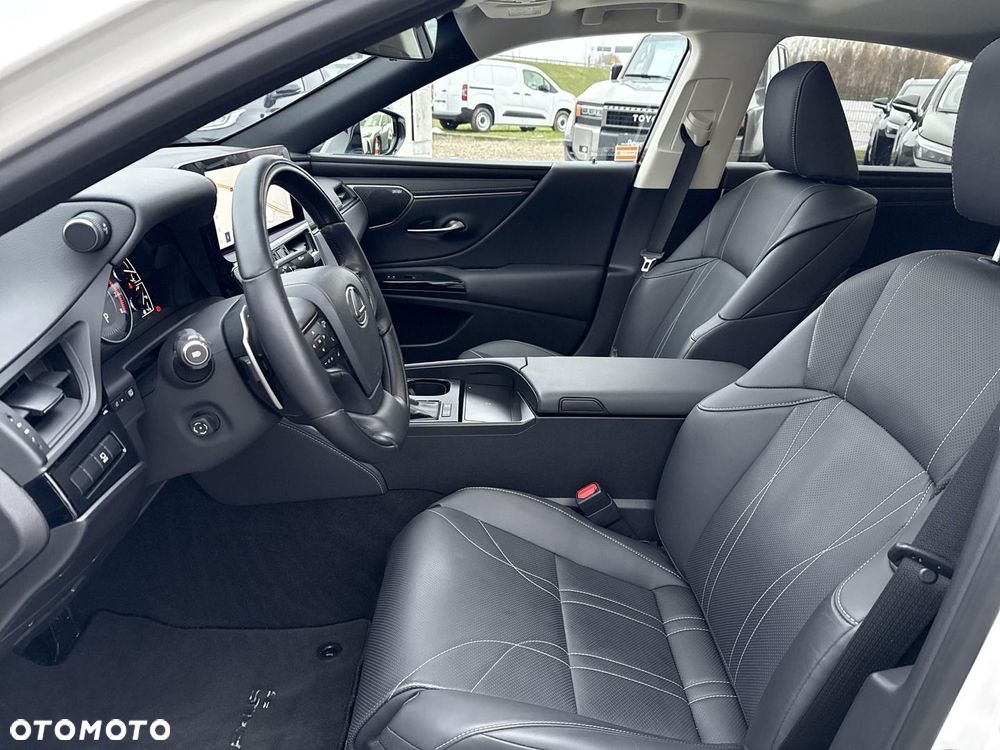 Lexus ES 300h Prestige - 21