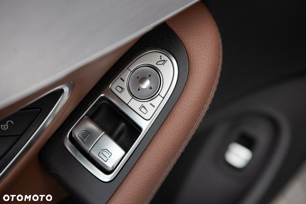 Mercedes-Benz Klasa C 200 9G-TRONIC - 17