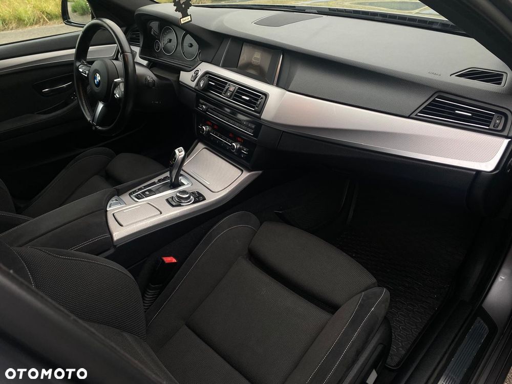 BMW Seria 5 520d M Sport - 9