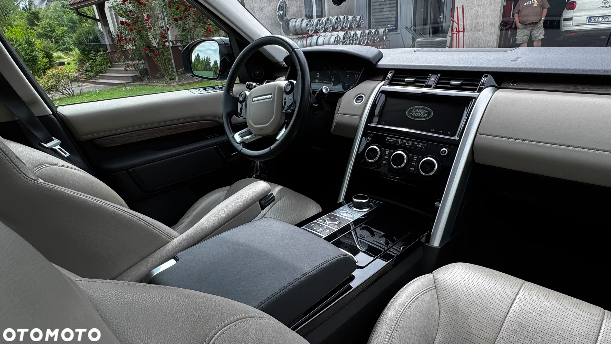 Land Rover Discovery V 2.0 SD4 HSE - 14