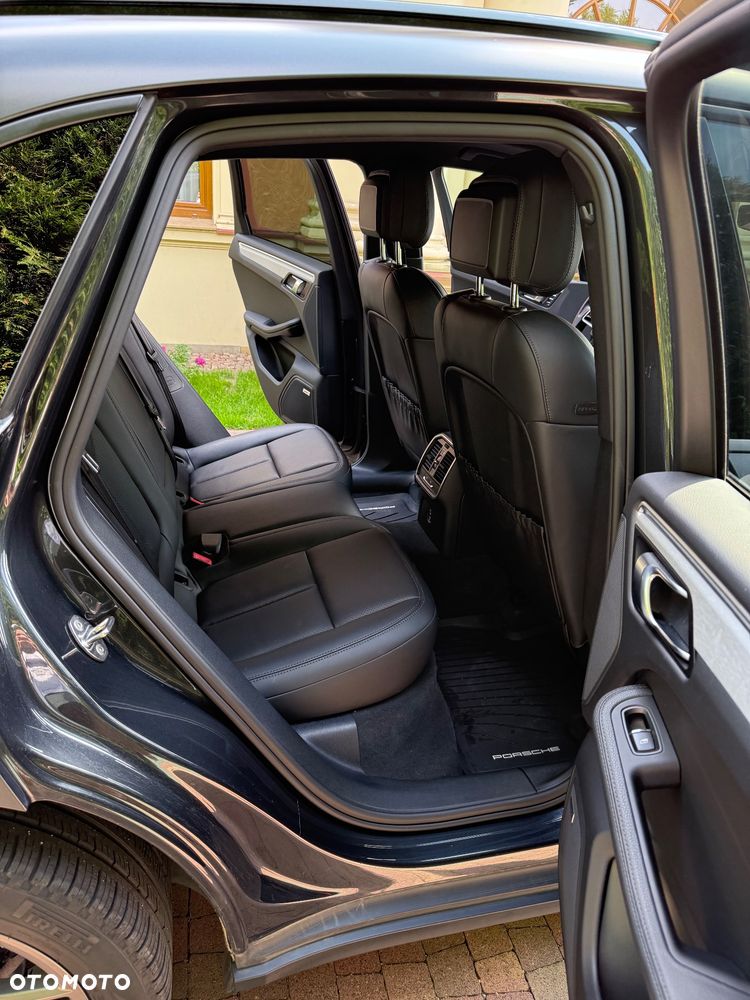 Porsche Macan Standard - 26