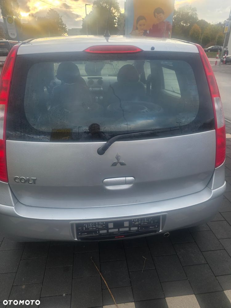 Mitsubishi Colt - 3