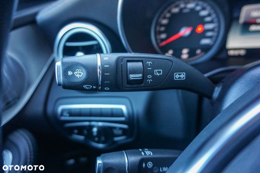 Mercedes-Benz GLC 250 4Matic 9G-TRONIC AMG Line - 16