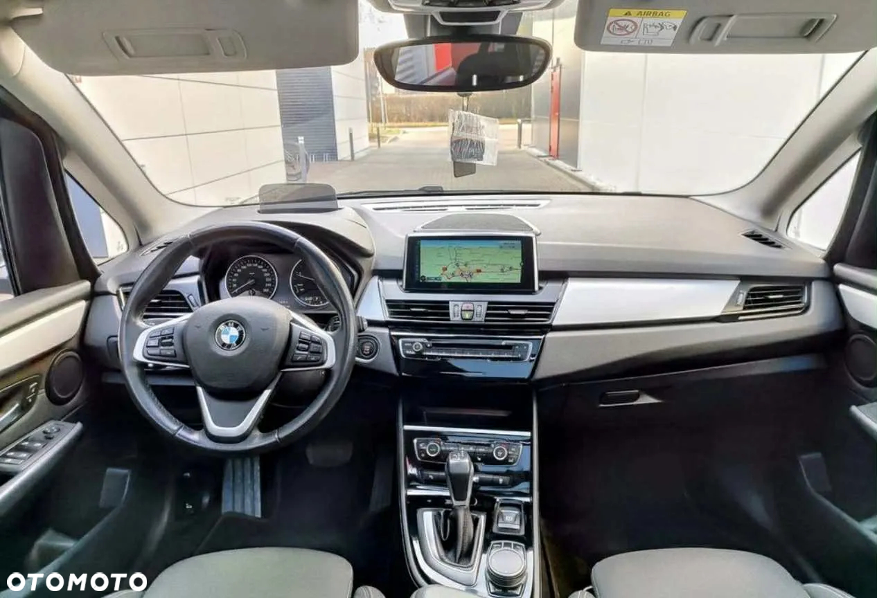 BMW Seria 2 218d - 3