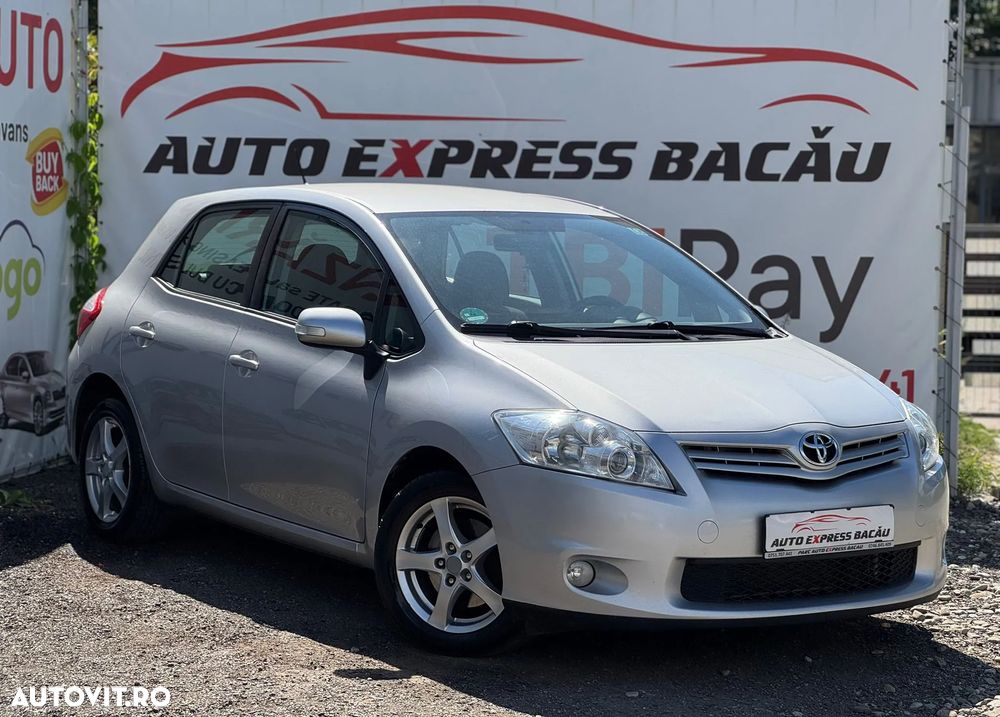 Toyota Auris 2.0 D-4D DPF Sol - 2