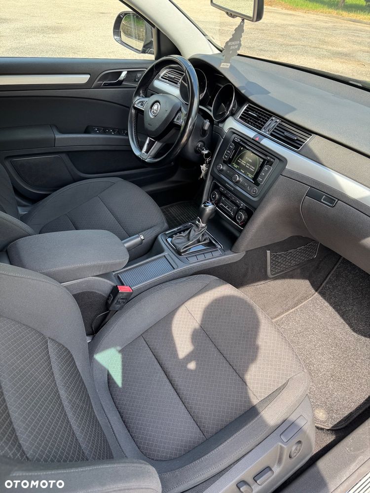 Skoda Superb 2.0 TDI DSG Ambition - 25