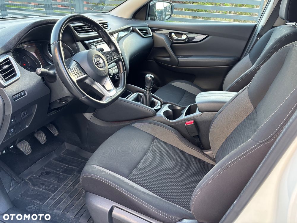 Nissan Qashqai 1.3 DIG-T N-Connecta EU6d - 19