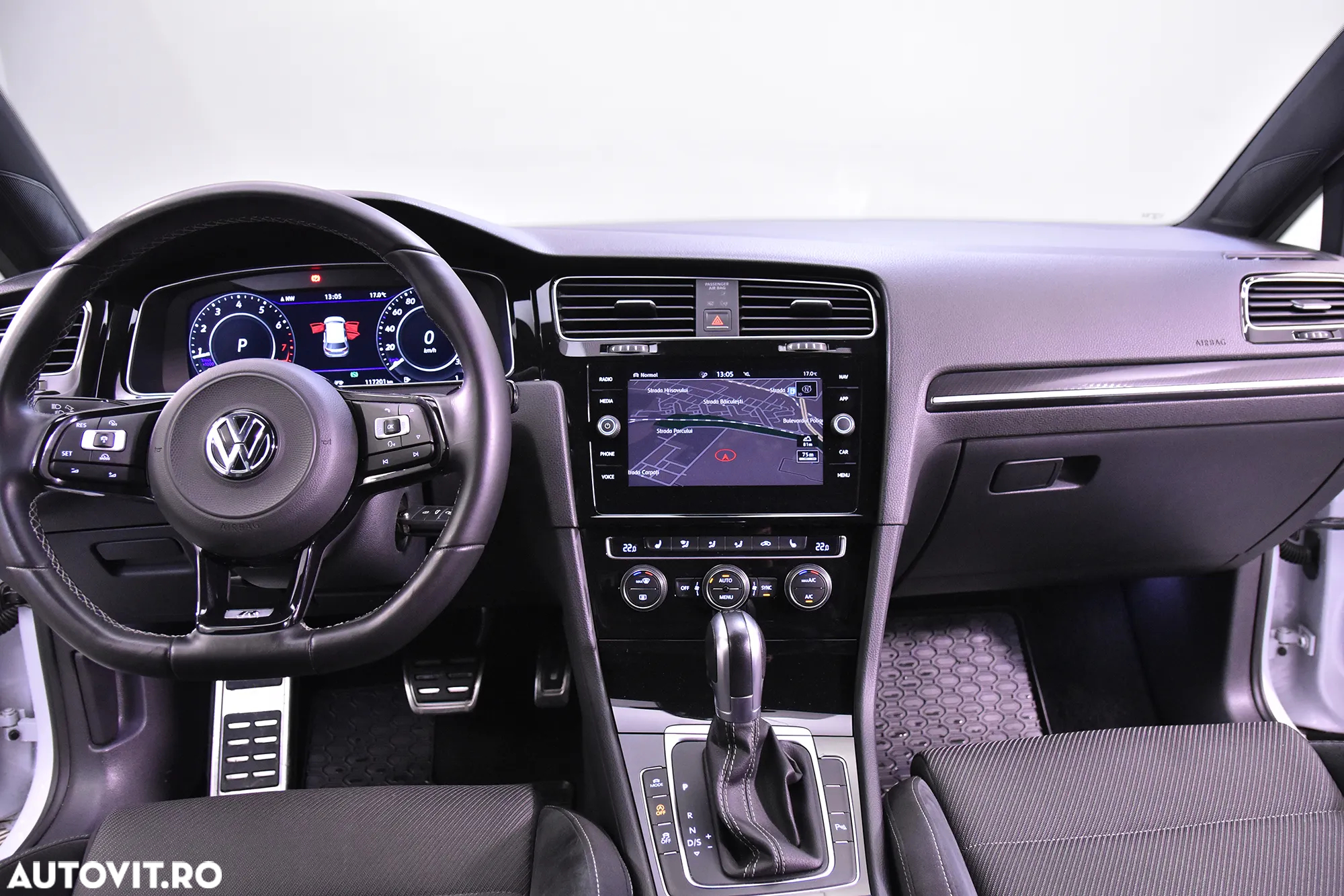 Volkswagen Golf 2.0 TSI DSG R - 9