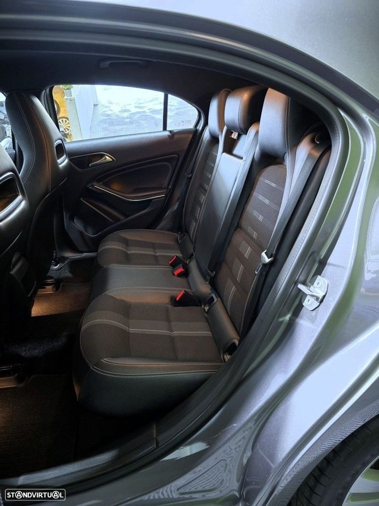 Mercedes-Benz A 180 d Urban — fotografia 13
