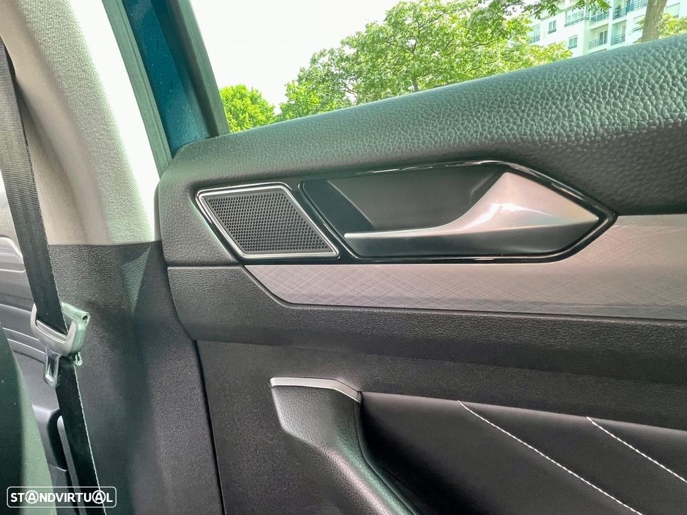 VW Passat Variant - 22